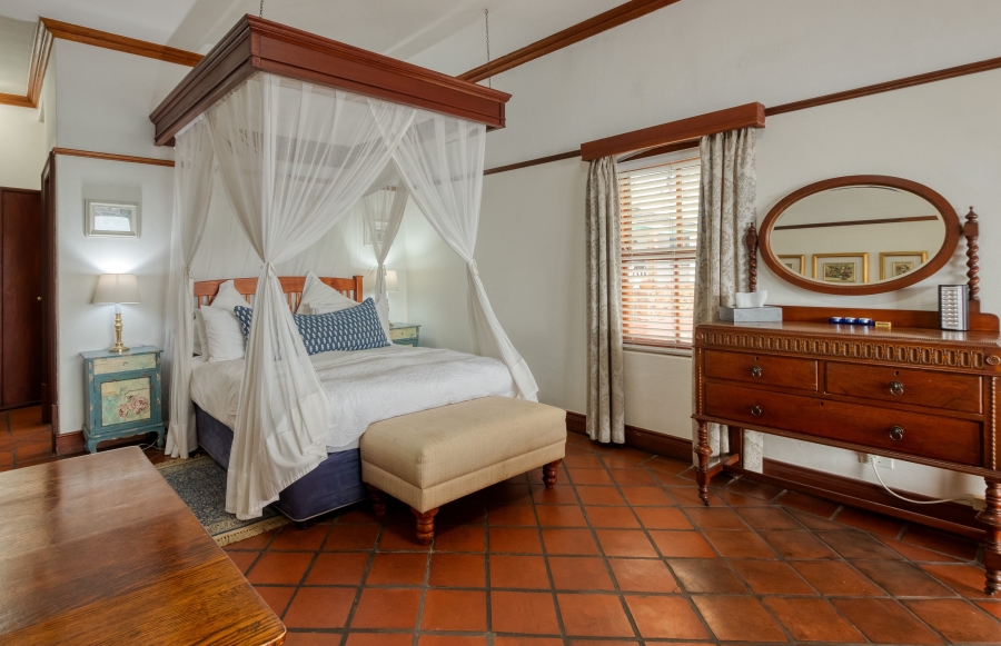 8 Bedroom Property for Sale in Gordons Bay Village Western Cape